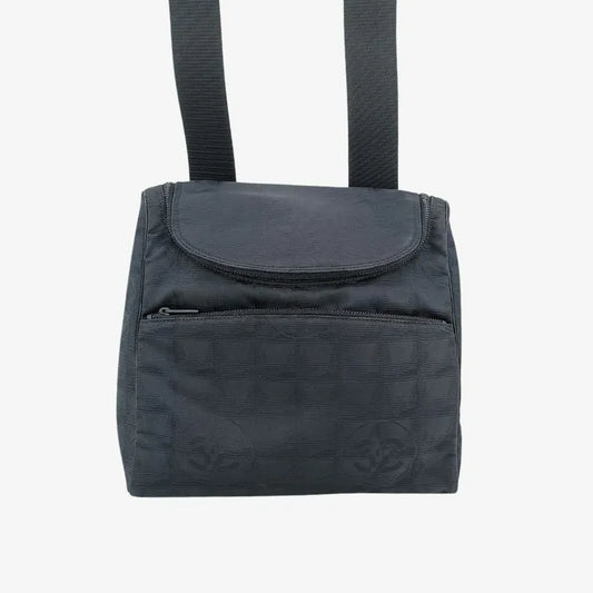 ra338-chanel-vintage-black-nylon-backpack