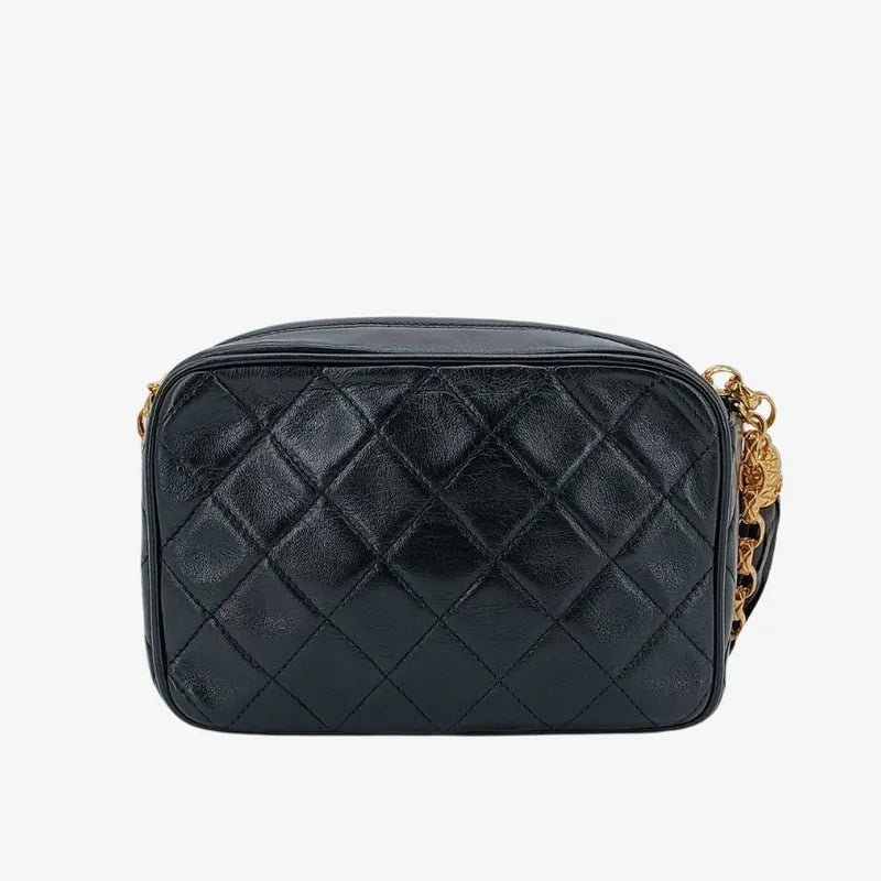 ju480-chanel-vintage-black-lambskin-gold-chain-tassel-camera-bag