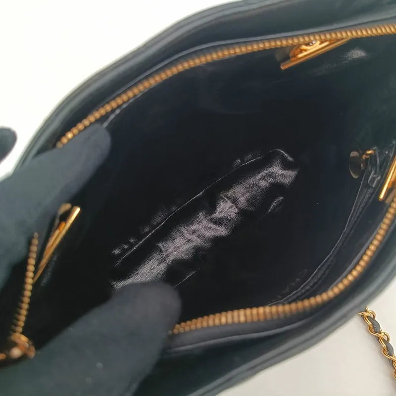 ra121-chanel-vintage-black-lambskin-quilted-shoulder-bag