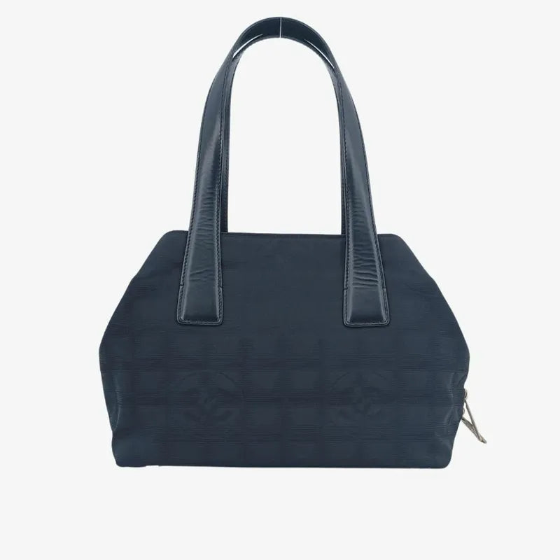 ra211-chanel-vintage-black-nylon-handbag