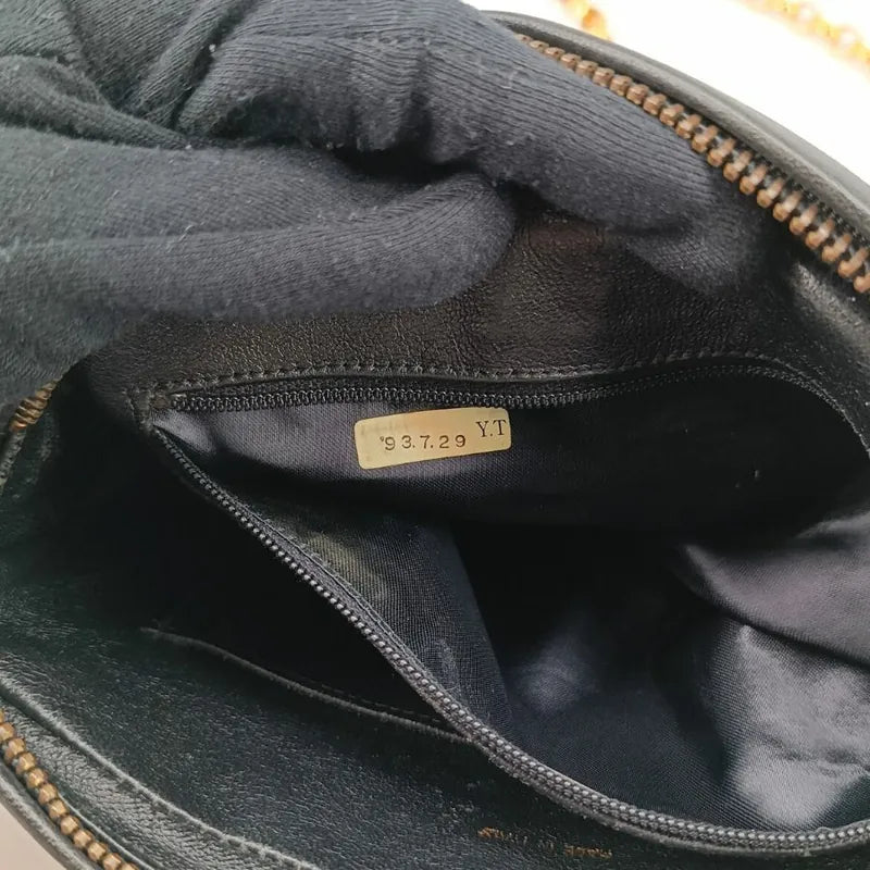 c352-chanel-vintage-black-lambskin-gold-chain-camera-bag