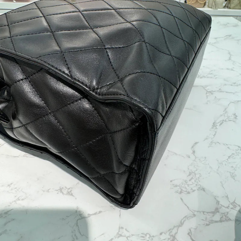 rc536-chanel-vintage-black-lambskin-tote-bag
