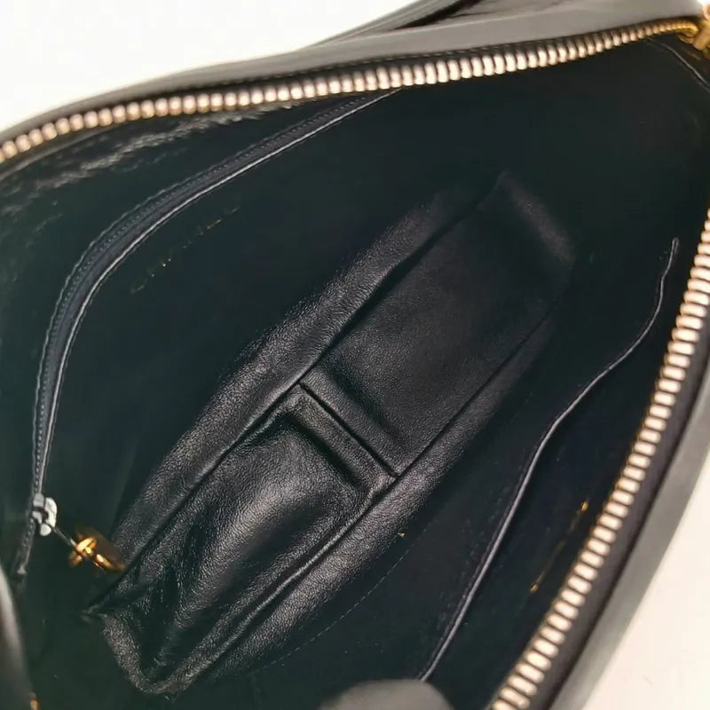 jah193-chanel-vintage-black-lambskin-tassel-camera-bag