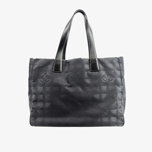 JZ872 - CHANEL Vintage Black Nylon Handbag