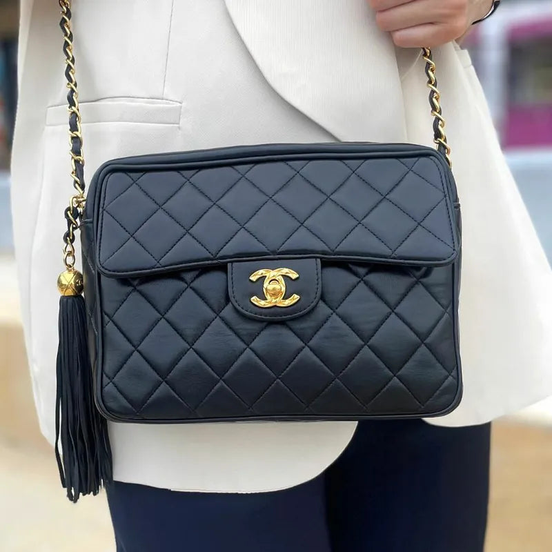 ra124-chanel-vintage-black-lambskin-quilted-camera-bag