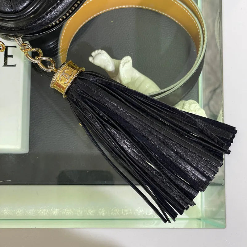 jw596-chanel-vintage-black-lambskin-chevron-camera-bag