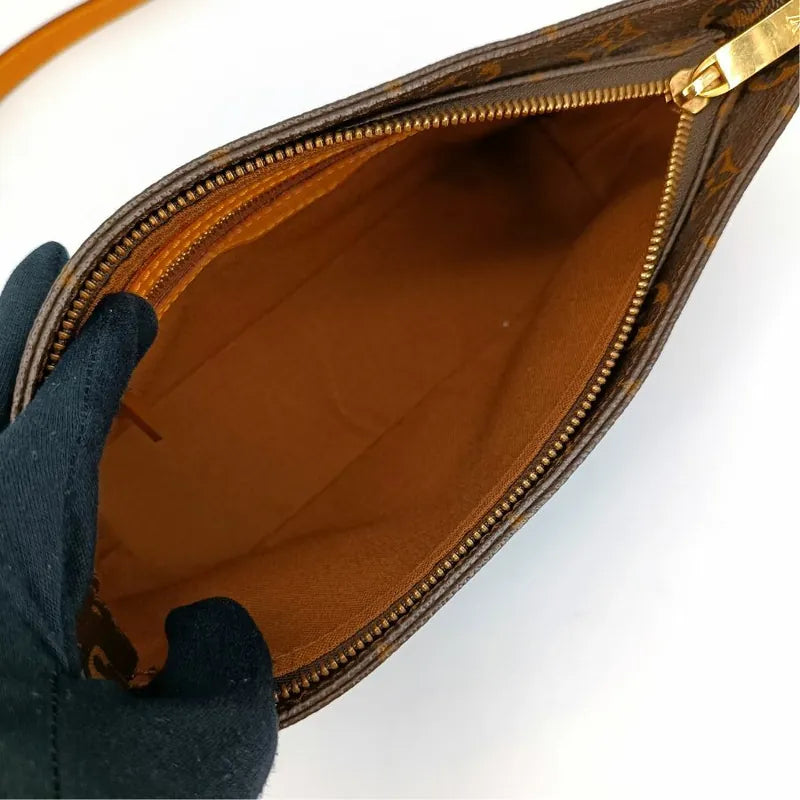 js640-louis-vuitton-trotteur