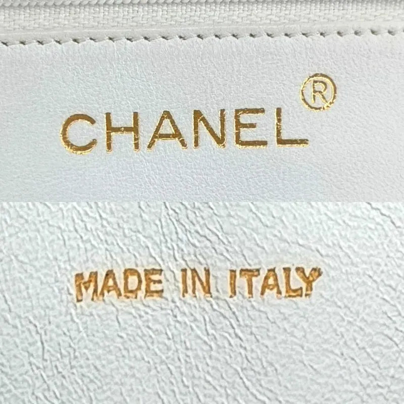 jt347-chanel-vintage-white-beige-lambskin-gold-chain-camera-bag