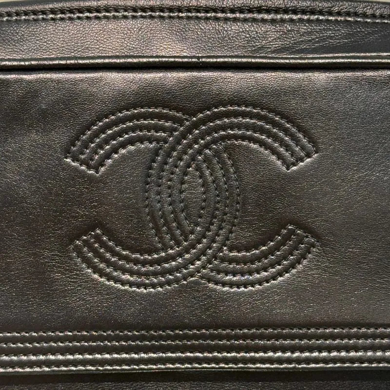 c526-chanel-vintage-black-lambskin-tassel-camera-bag