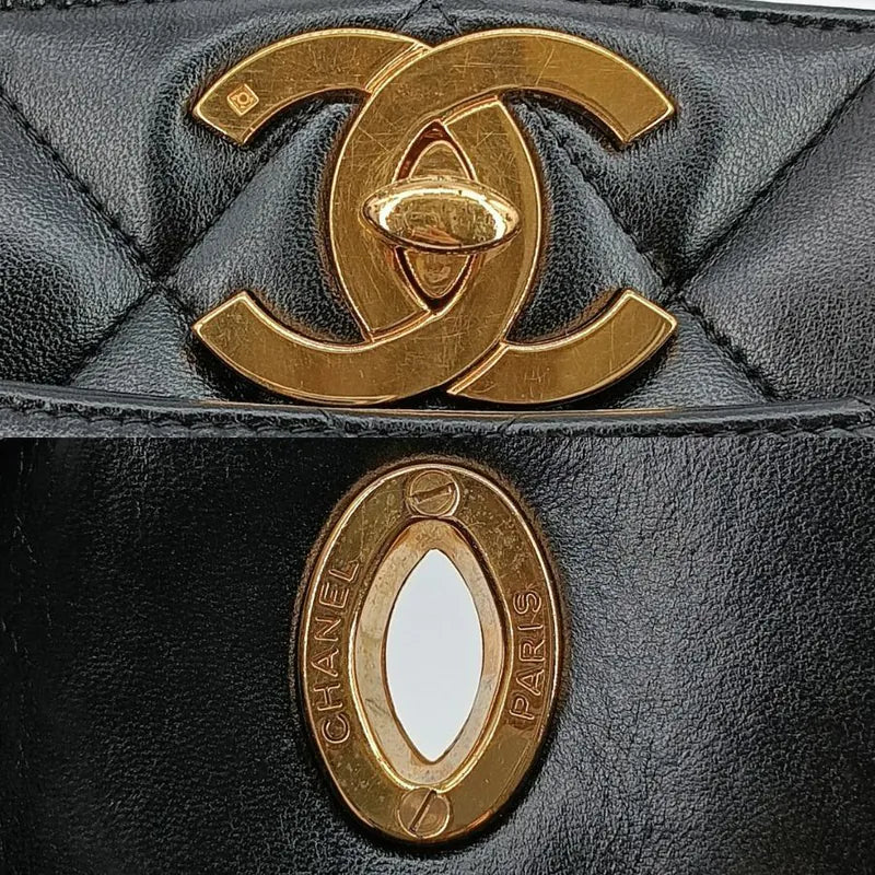jt913-chanel-vintage-black-lambskin-tote-bag