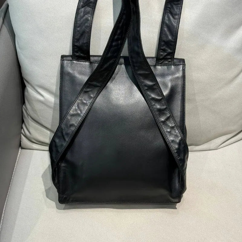 jx064-chanel-vintage-black-lambskin-backpack