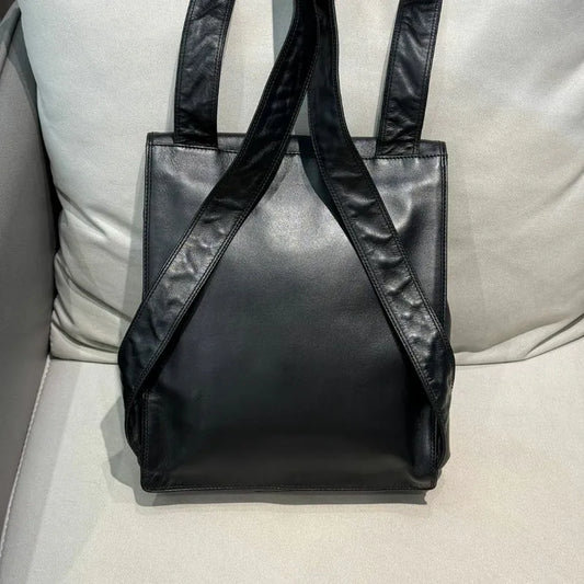 jx064-chanel-vintage-black-lambskin-backpack