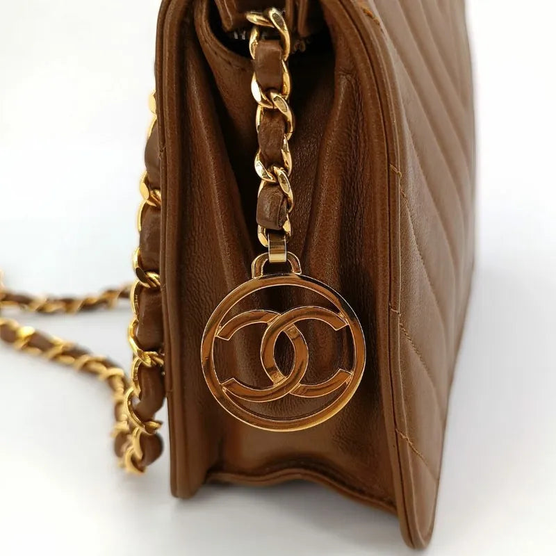 c307-chanel-vintage-brown-lambskin-chevron-shoulder-bag