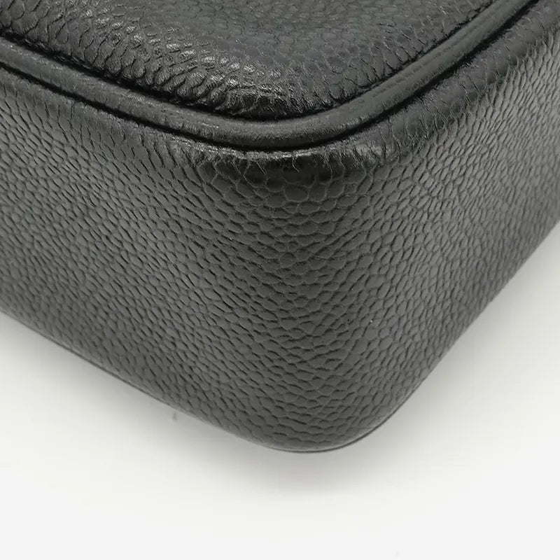 jq593-chanel-vintage-black-caviar-embossed-logo-camera-bag