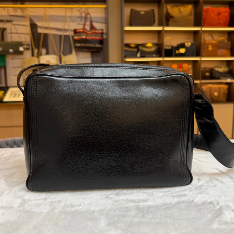jw611-chanel-vintage-black-lambskin-camera-bag