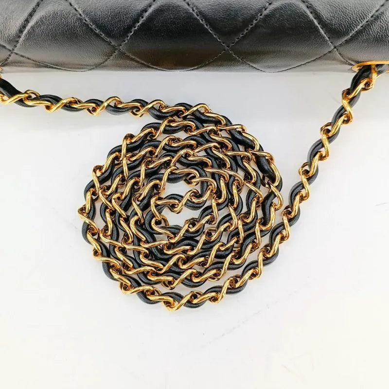 ra774-chanel-vintage-black-lambskin-25cm-diana-flap-bag