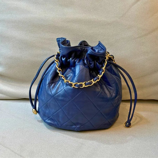 rc192-chanel-vintage-navy-lambskin-quilted-cc-logo-shoulder-bag