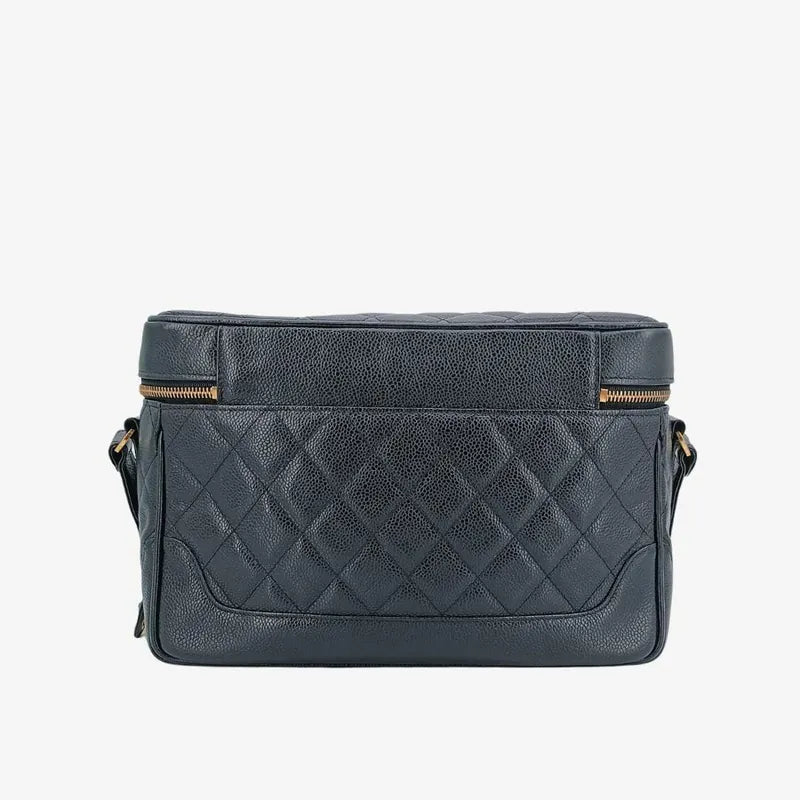 jr357-chanel-vintage-black-caviar-leather-quilted-vanity-case