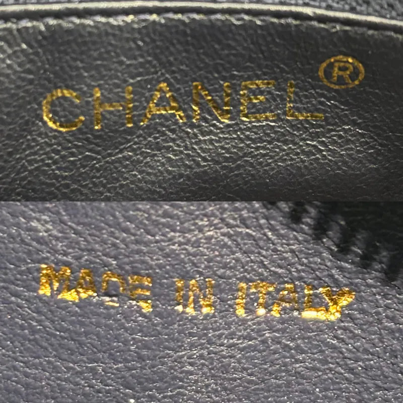 rc584-chanel-vintage-navy-lambskin-gold-chain-camera-bag