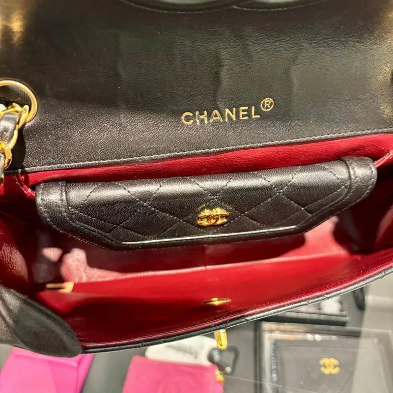 rc582-chanel-vintage-black-lambskin-trapezoid-flap-bag