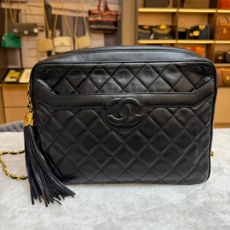 rc857-chanel-vintage-black-lambskin-tassel-camera-bag