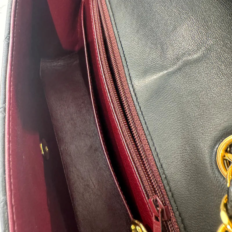 rc398-chanel-vintage-black-lambskin-flap-bag