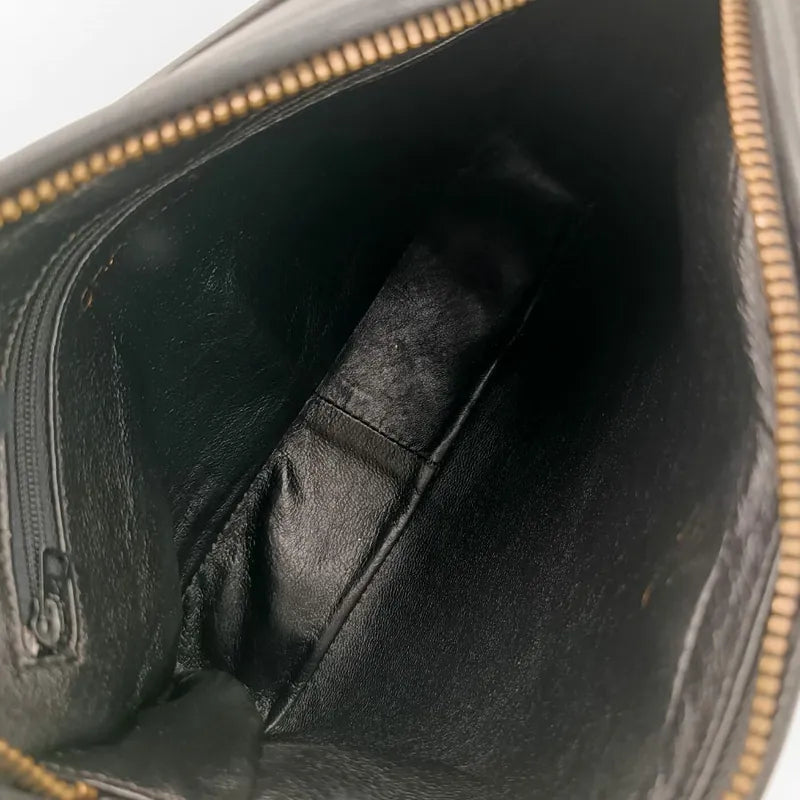 js937-chanel-vintage-black-lambskin-tassel-camera-bag