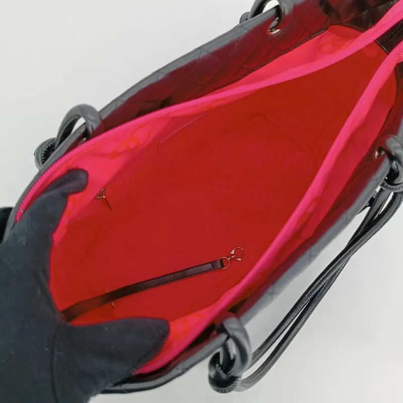 ra119-chanel-vintage-black-calfskin-cambon-tote-bag