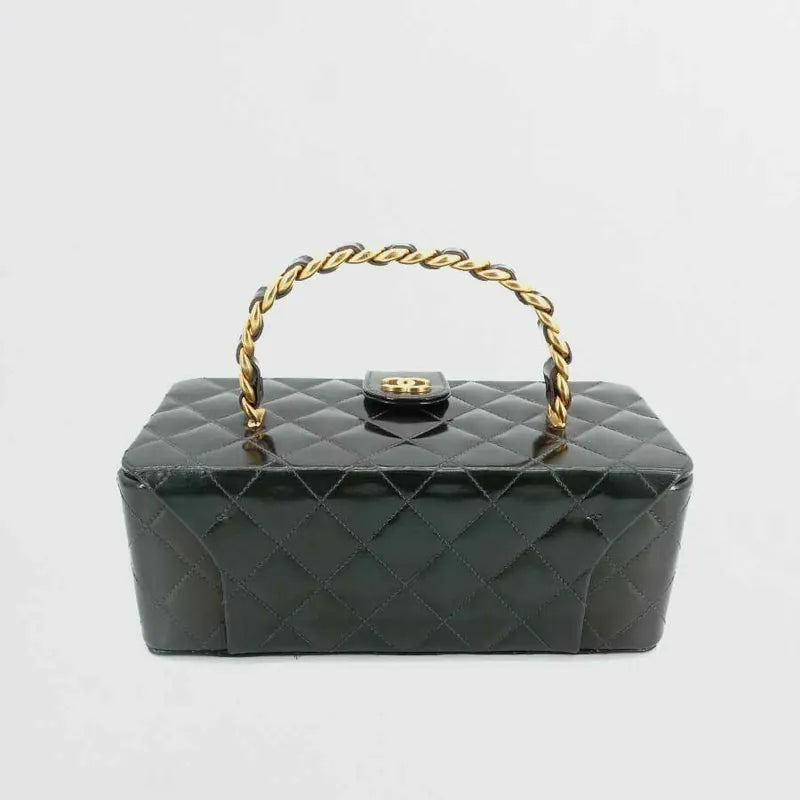 jr917-chanel-vintage-olive-green-patent-leather-quilted-top-handbag