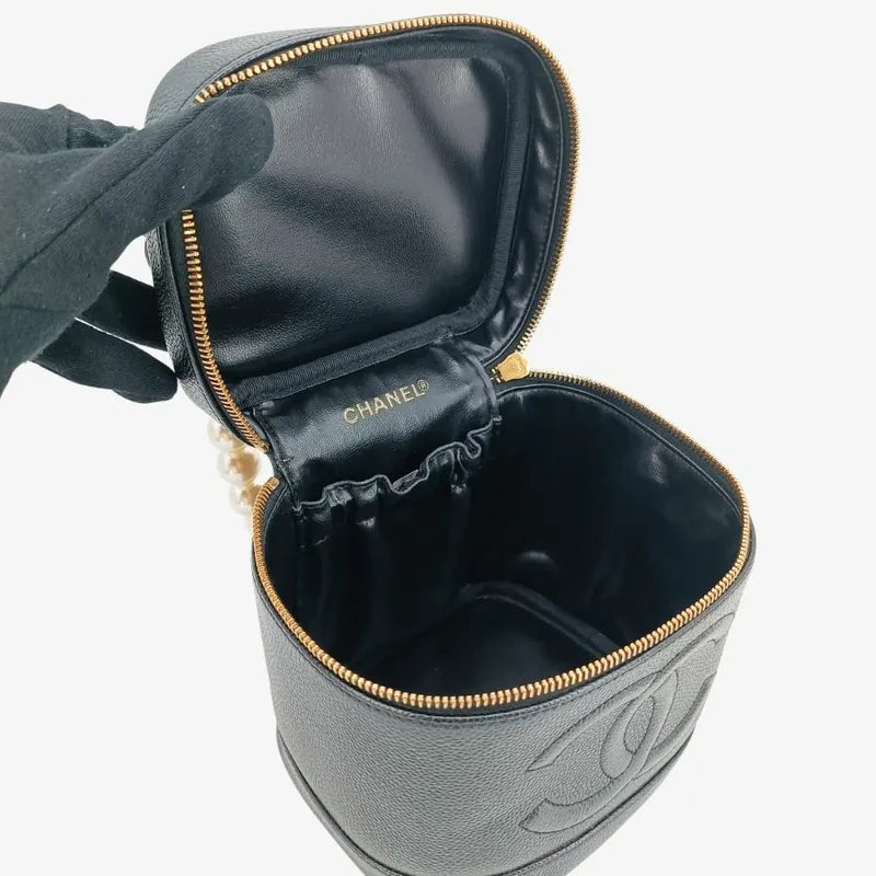 jah91-chanel-vintage-black-caviar-leather-cosmetic-bag