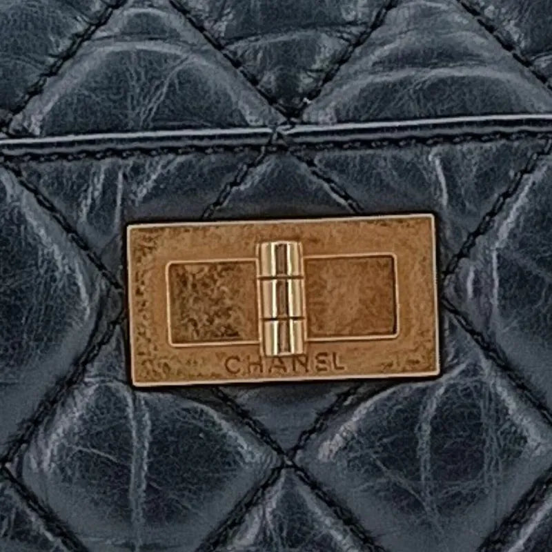 c477-chanel-vintage-black-calfskin-255-chain-camera-bag