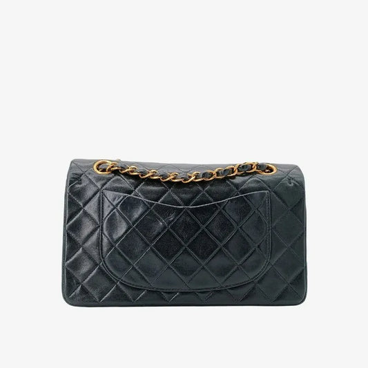 js620-chanel-vintage-black-lambskin-23cm-classic-flap-bag