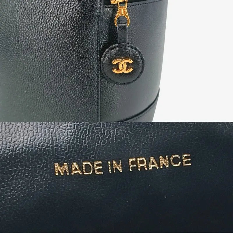 jt441-chanel-vintage-black-caviar-leather-cosmetic-bag