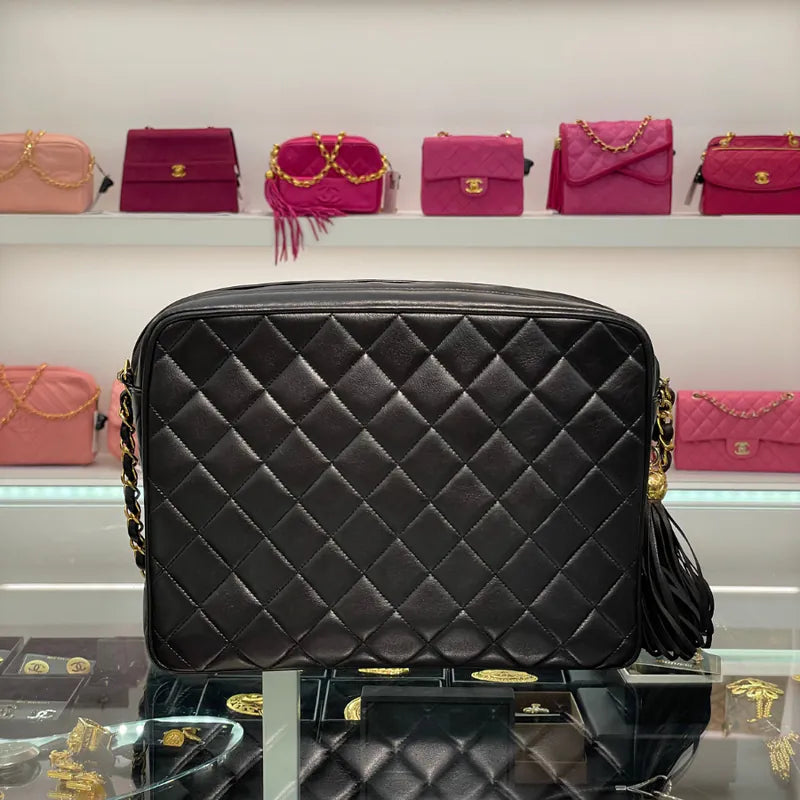rc473-chanel-vintage-black-lambskin-quilted-camera-bag