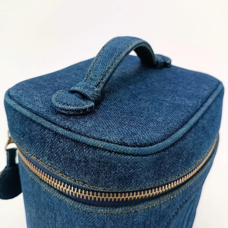 ra980-chanel-vintage-blue-denim-cosmetic-bag