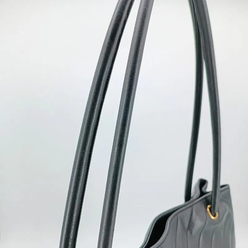 jah95-chanel-vintage-black-lambskin-chevron-tote-bag