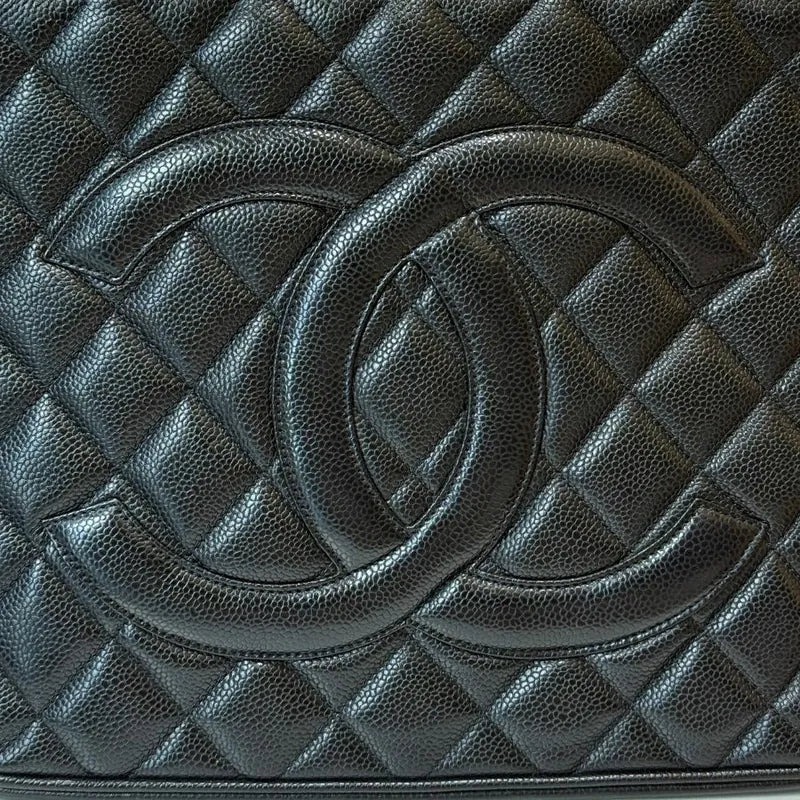 jw389-chanel-vintage-black-caviar-leather-1804-tote-bag