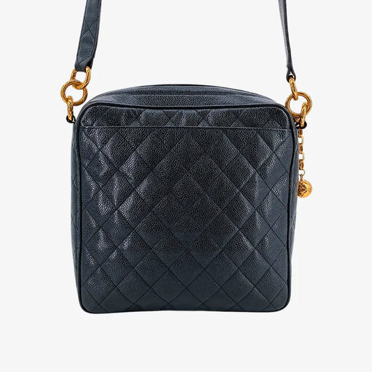 rb364-chanel-vintage-black-caviar-leather-quilted-camera-bag