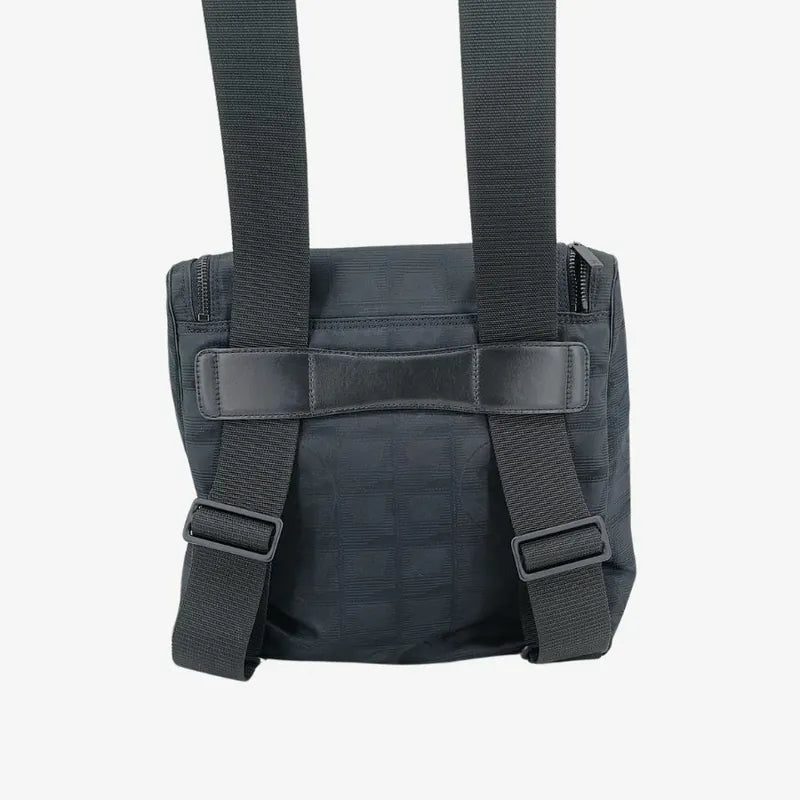 ra338-chanel-vintage-black-nylon-backpack