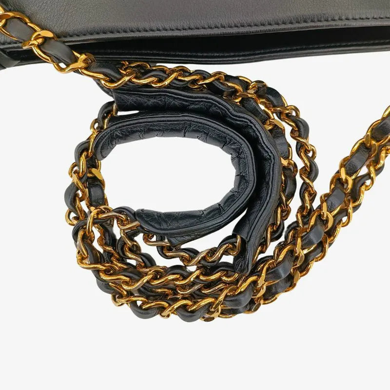 rb922-chanel-vintage-black-lambskin-quilted-tote-bag