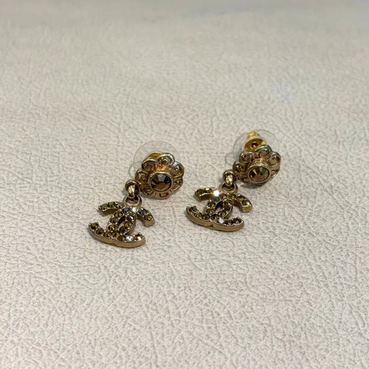 jx405-chanel-cc-crystal-flower-drop-earrings