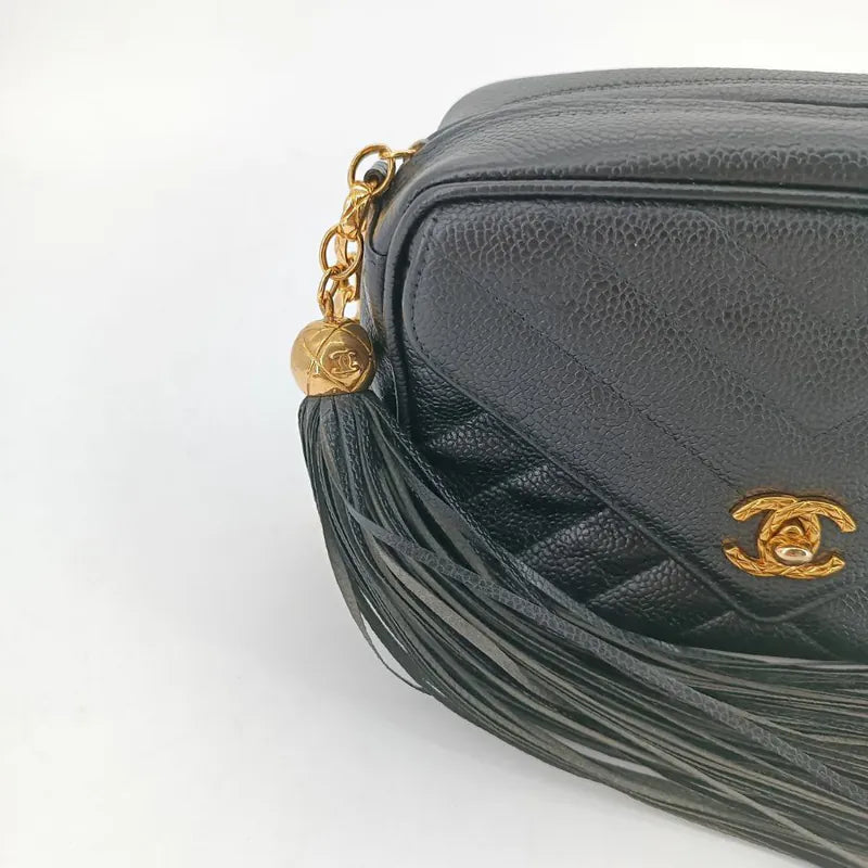ju669-chanel-vintage-black-caviar-leather-gold-chain-chevron-camera-bag