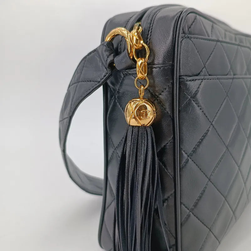 rb768-chanel-vintage-black-lambskin-quilted-camera-bag