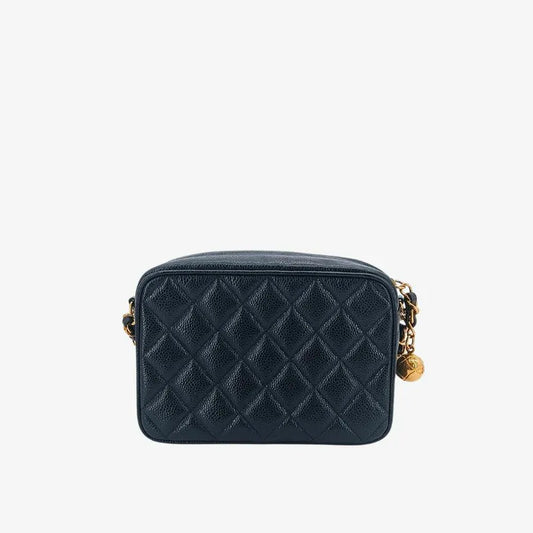 ju612-chanel-vintage-black-caviar-leather-camera-bag