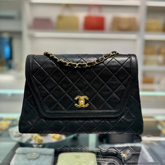 rc582-chanel-vintage-black-lambskin-trapezoid-flap-bag