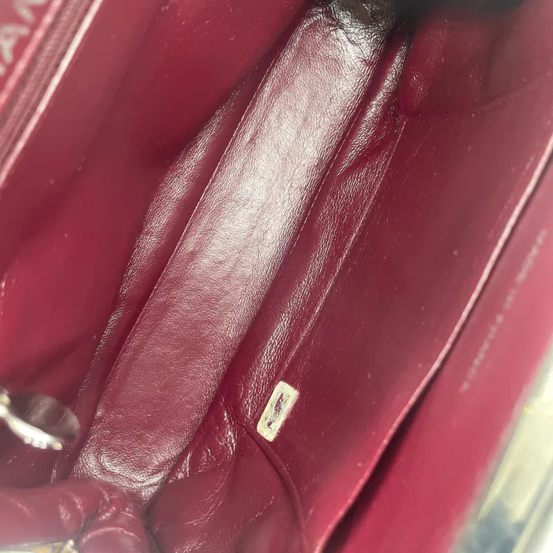 jx723-chanel-vintage-black-lambskin-quilted-kisslock-handbag