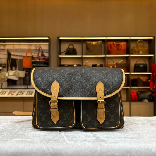 jw277-louis-vuitton-vintage-gibeciere-gm-messenger-shoulder-bag