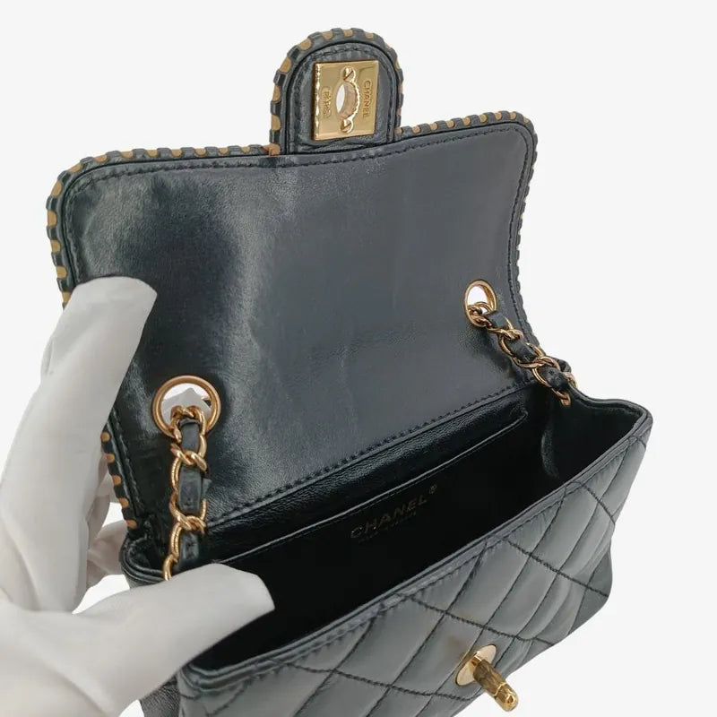 ju307-chanel-vintage-black-lambskin-flap-bag