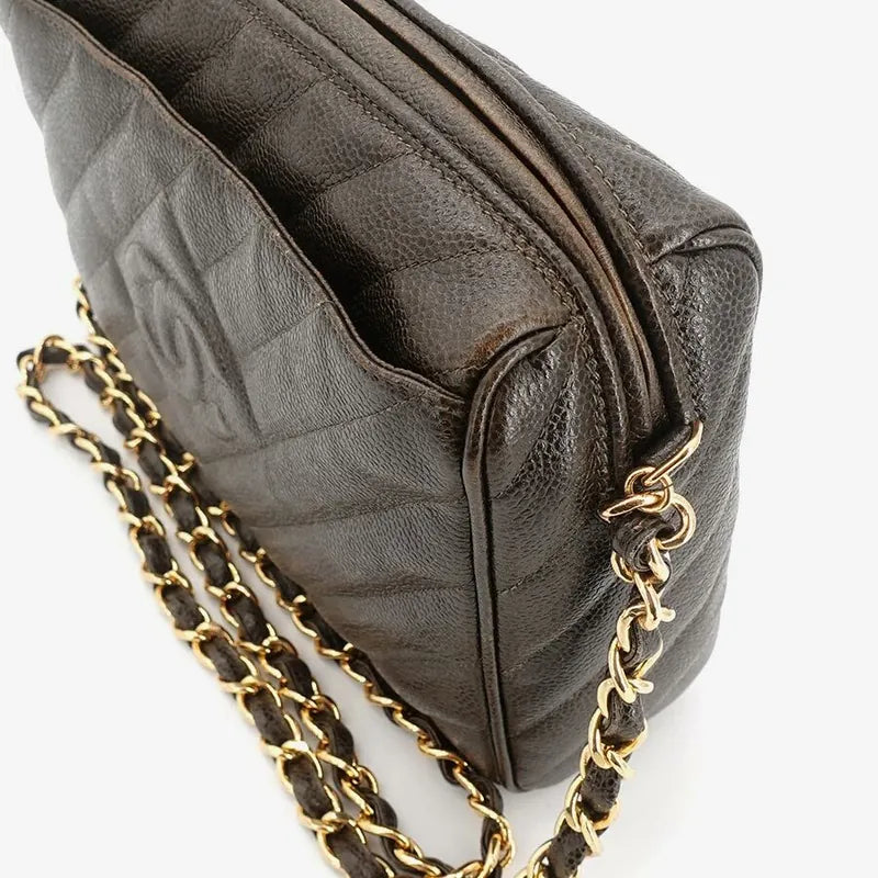 jr920-chanel-vintage-dark-green-caviar-leather-embossed-logo-camera-bag