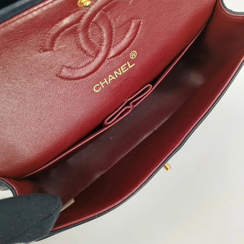 ra447-chanel-vintage-navy-lambskin-23cm-classic-flap-bag